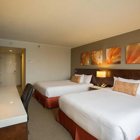 Delta Hotels by Marriott Saguenay Conference Centre Buitenkant foto