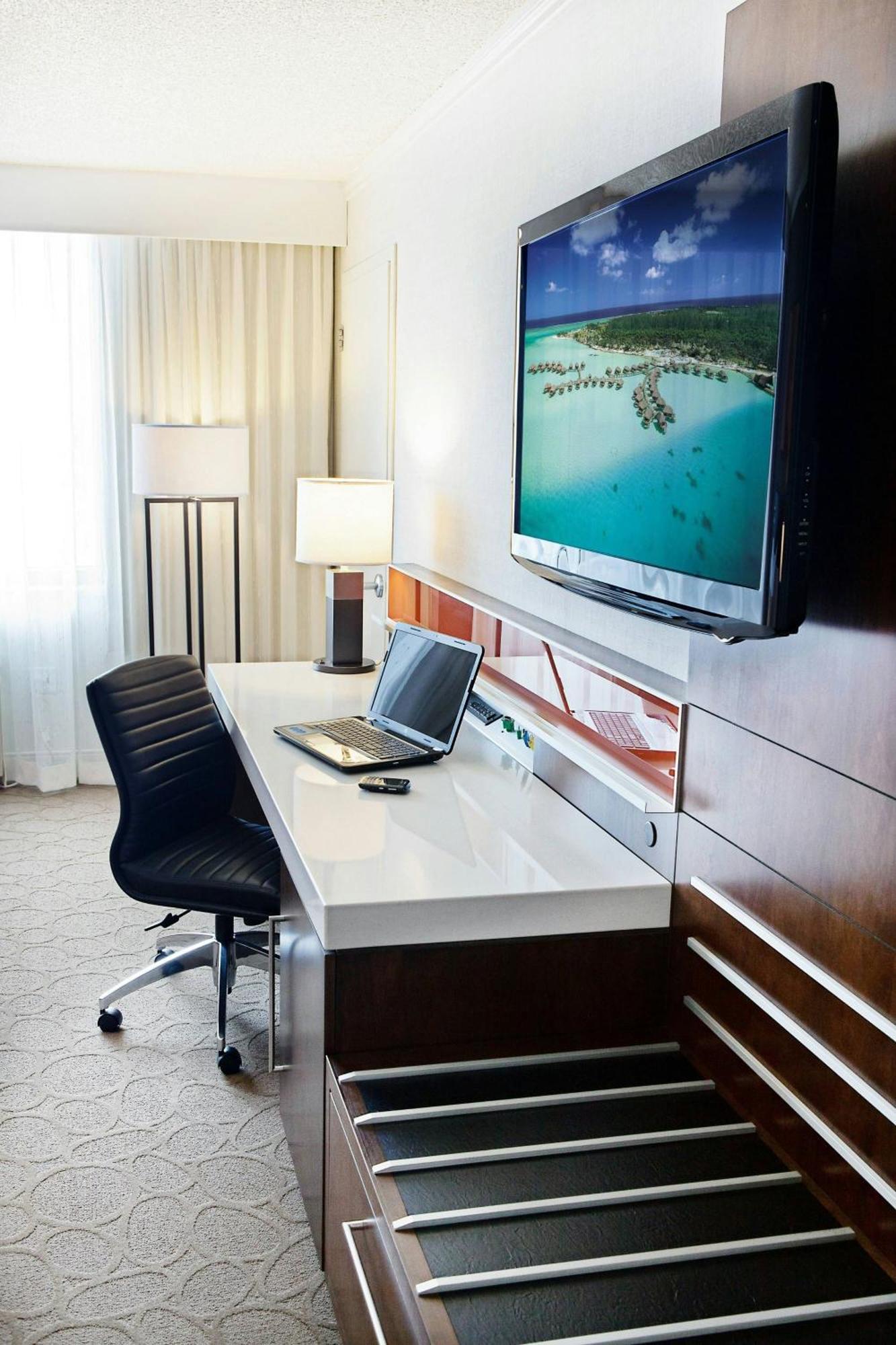 Delta Hotels by Marriott Saguenay Conference Centre Buitenkant foto