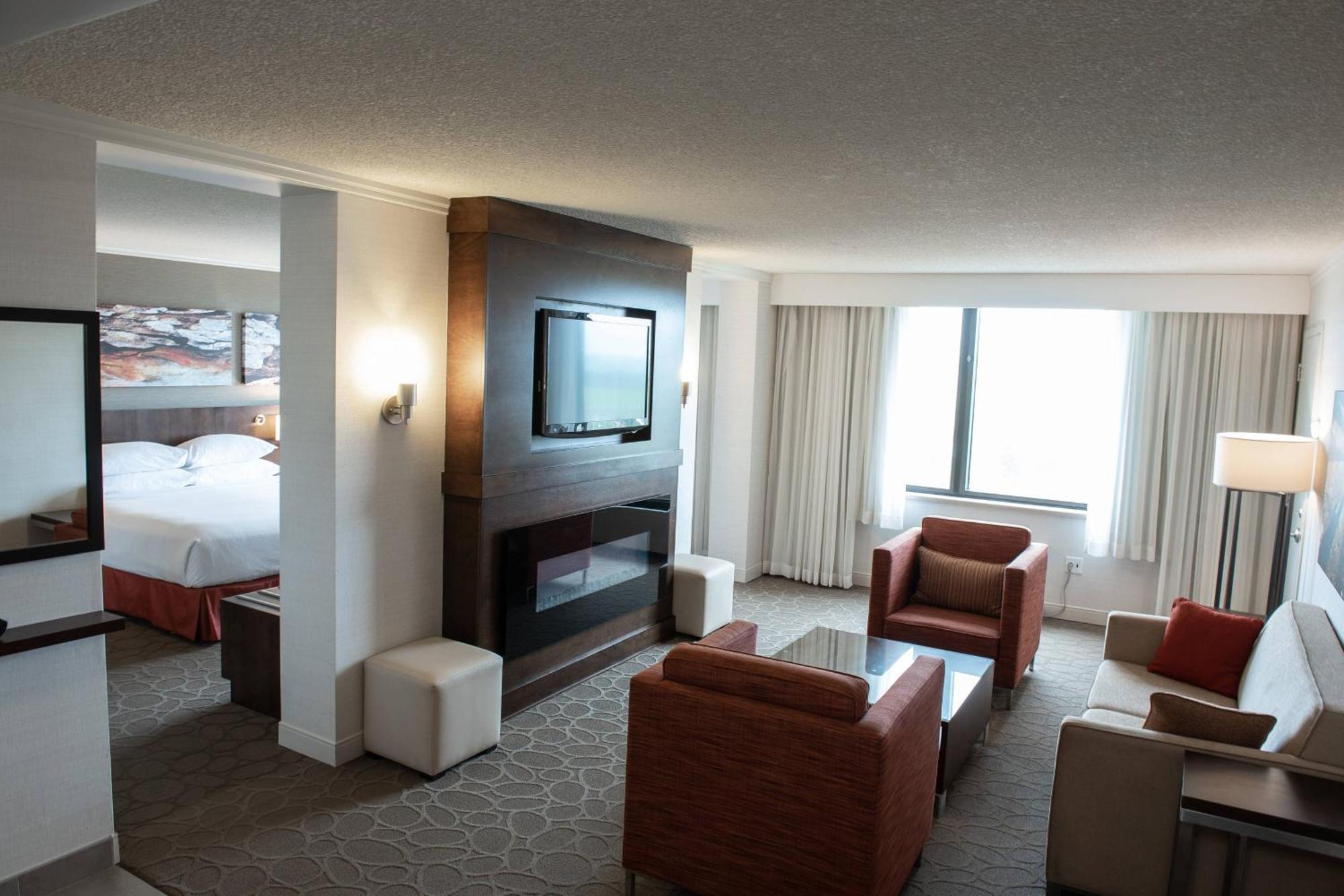 Delta Hotels by Marriott Saguenay Conference Centre Buitenkant foto