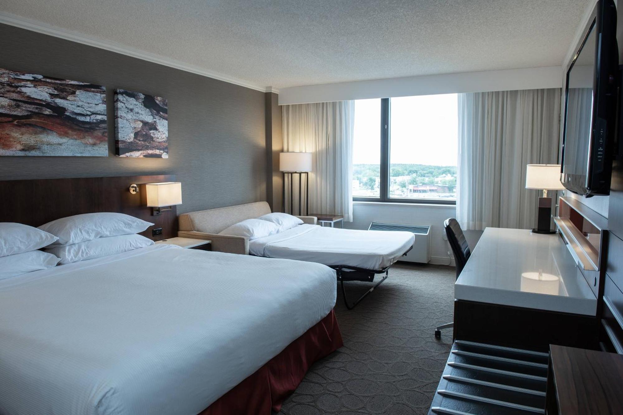 Delta Hotels by Marriott Saguenay Conference Centre Buitenkant foto